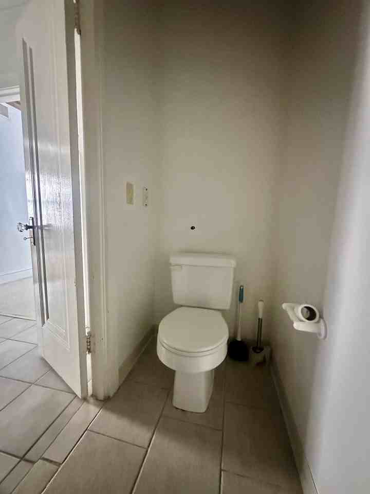 6229 N Claremont Ave #2 - Photo 5 of 15