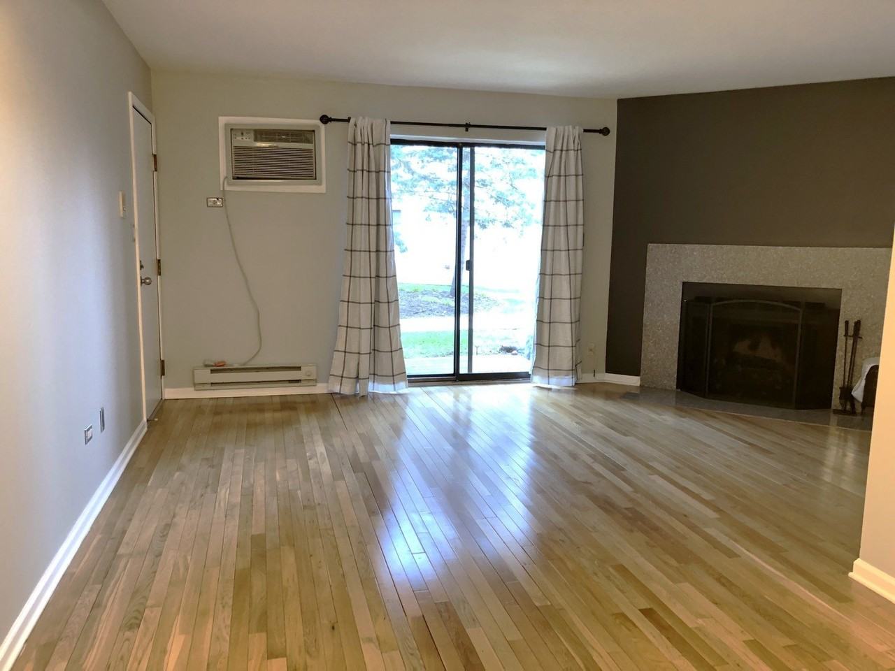 446 E Osage Ln #1A - Photo 2 of 13