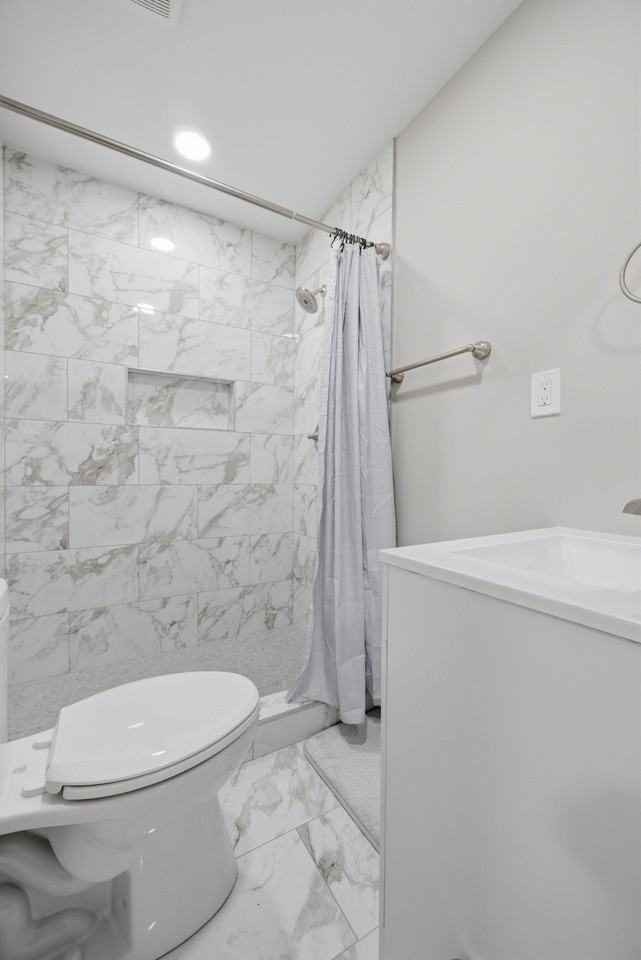 Oakwood Cir - Photo 7 of 20