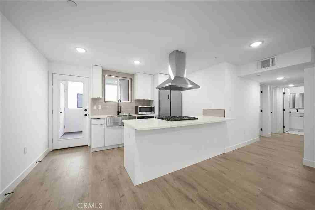 169 S Hoover St - Photo 6 of 20