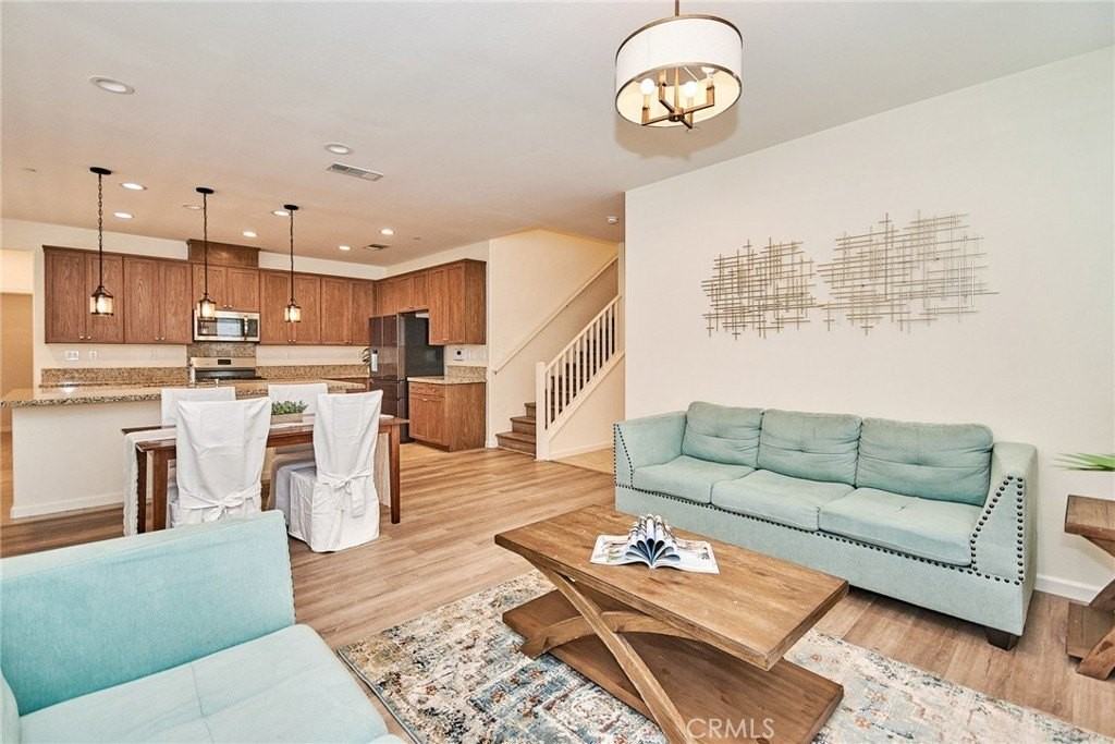 1523 Johnson Ct - Photo 6 of 13