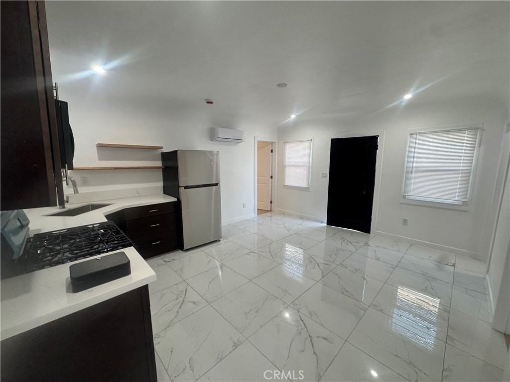 1018 E 79th St #A - Photo 4 of 12