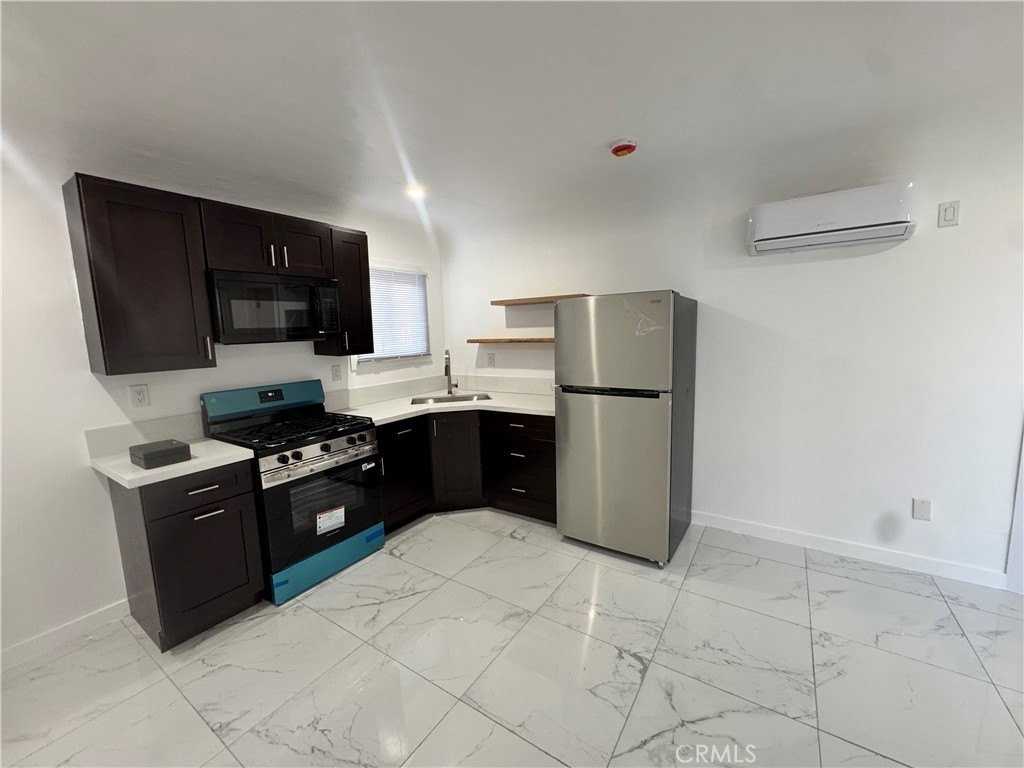 1018 E 79th St #A - Photo 5 of 12