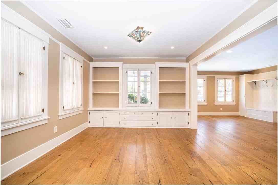 5049 Mount Royal Dr - Photo 5 of 25