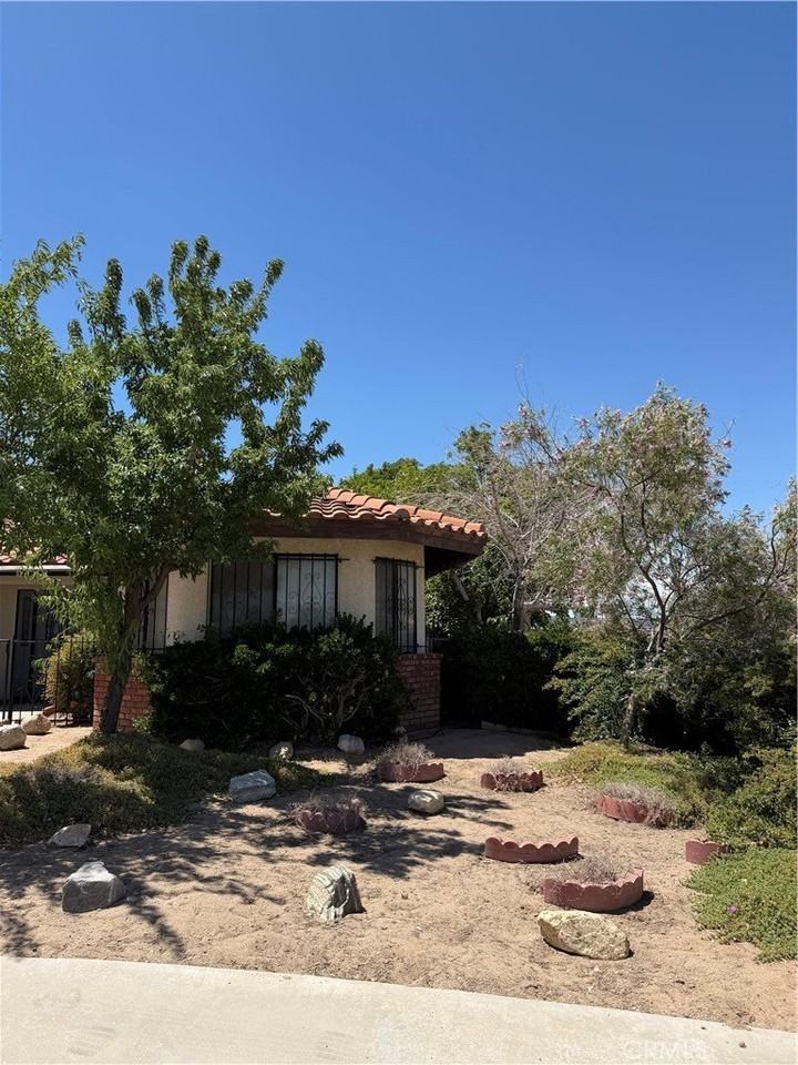 17378 Danbury Ave - Photo 2 of 10