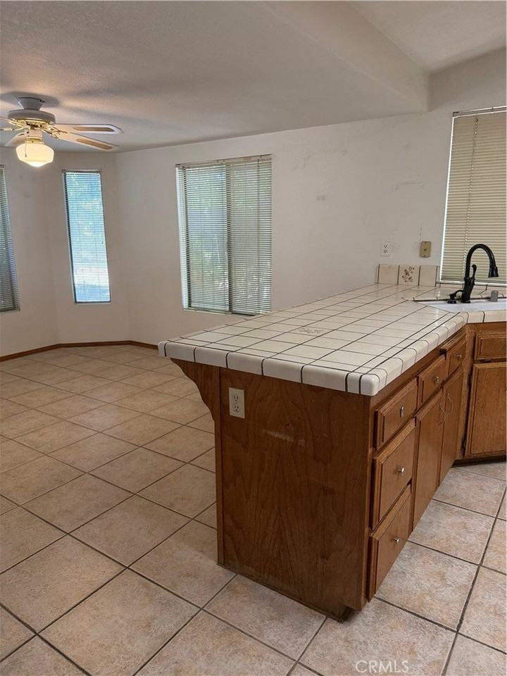 17378 Danbury Ave - Photo 6 of 10