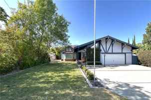 featured image of 941 W 23rd St