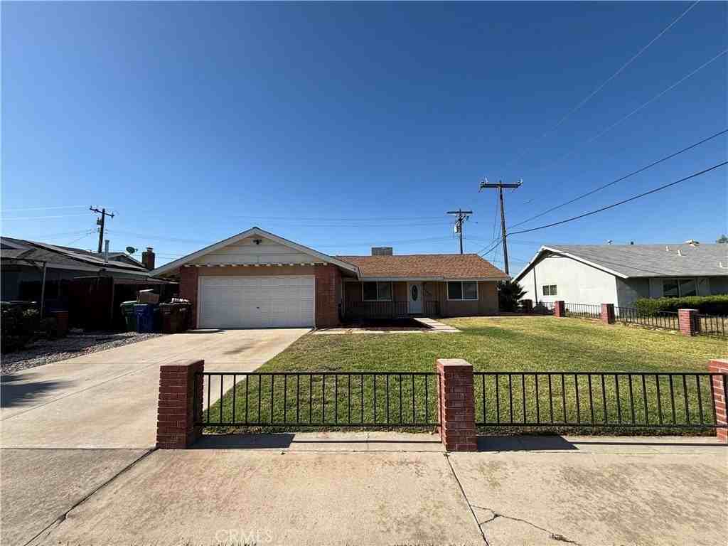 27531 Temple St - Photo 3 of 35