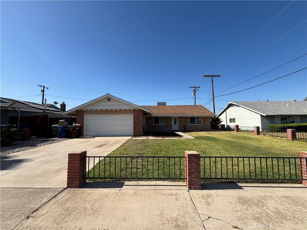 27531 Temple St - Photo 4 of 35
