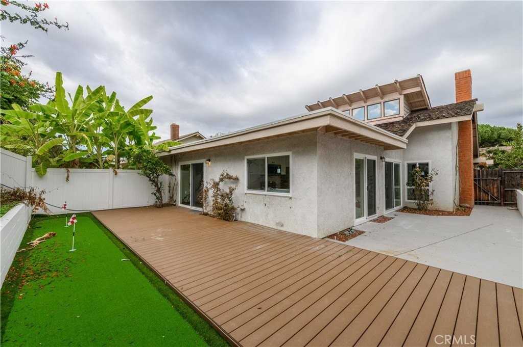 5016 Paseo De Vega - Photo 4 of 31