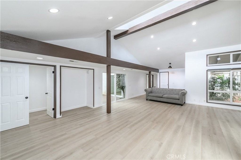 5016 Paseo De Vega - Photo 6 of 31