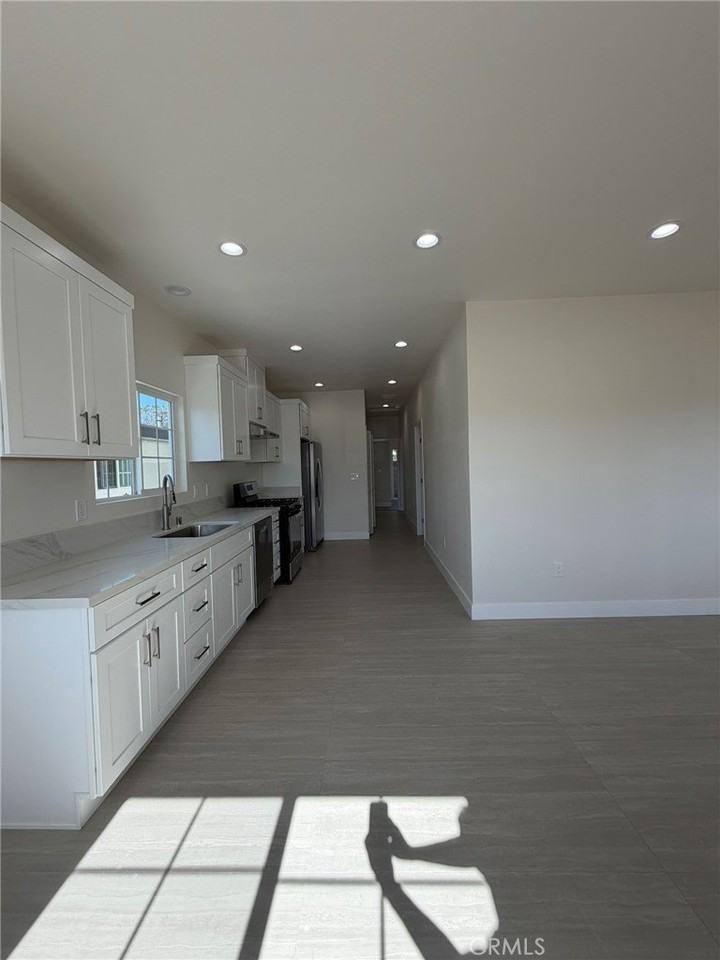 7684 Ruthann Ave - Photo 5 of 10