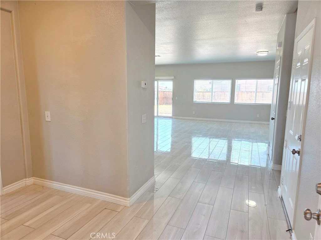 15338 Baxter St - Photo 5 of 44