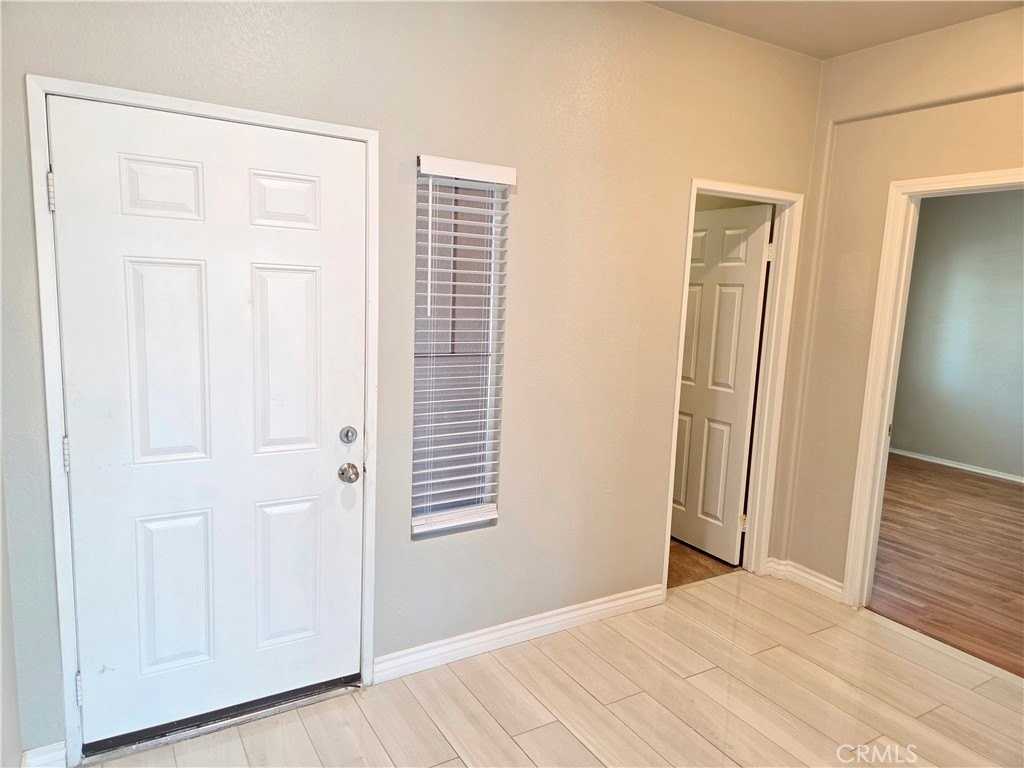 15338 Baxter St - Photo 6 of 44