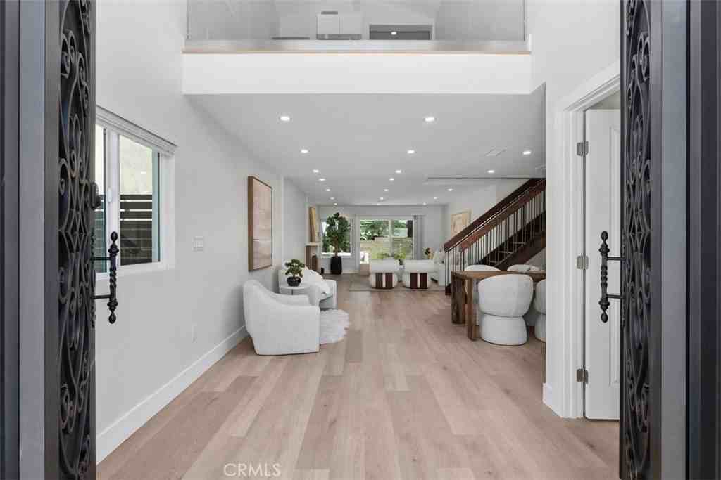3871 Hendrix St - Photo 3 of 50