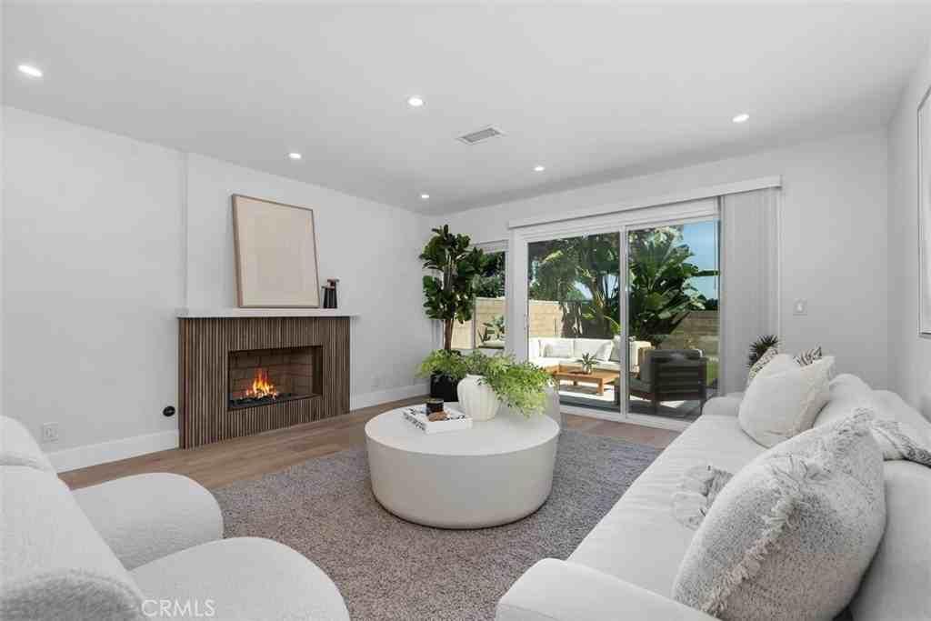 3871 Hendrix St - Photo 6 of 50