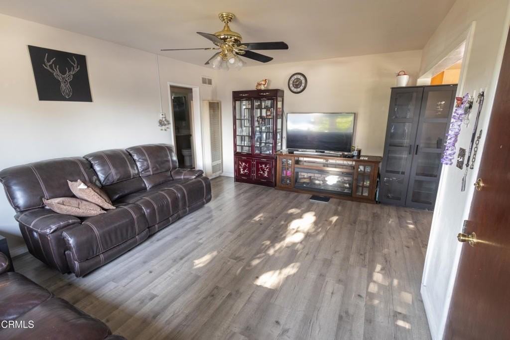 416 N Ellen Dr - Photo 3 of 30