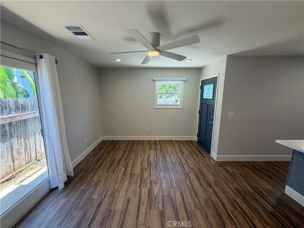 435 N Cypress St #D - Photo 6 of 29