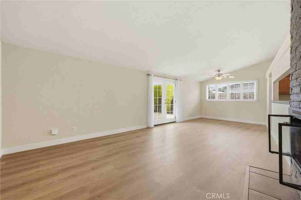 253 Princeton Dr - Photo 4 of 16