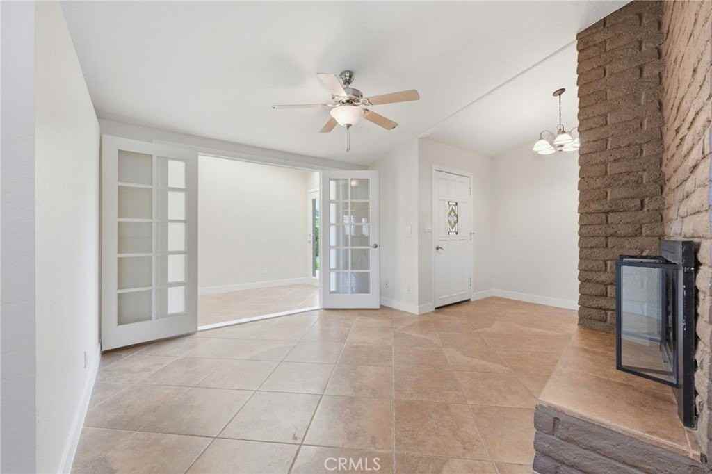 253 Princeton Dr - Photo 5 of 16