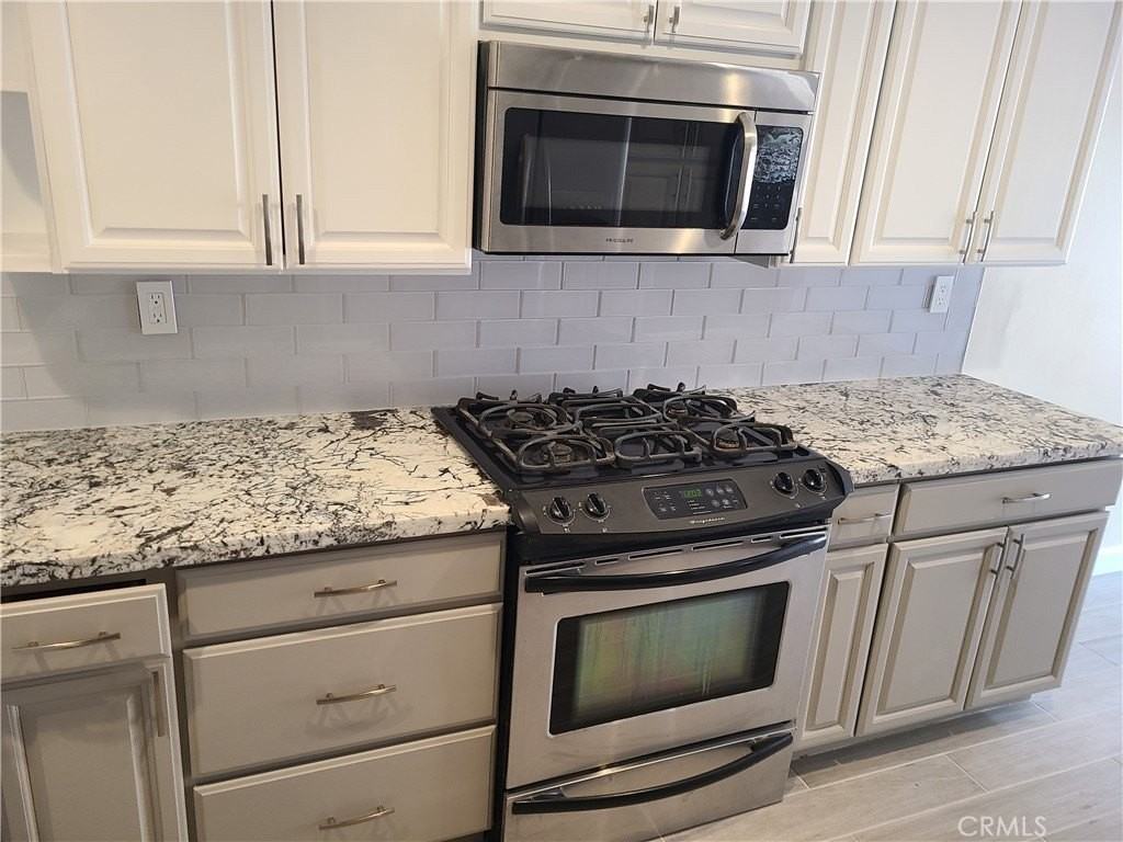 8465 Kington Way #15 - Photo 2 of 32