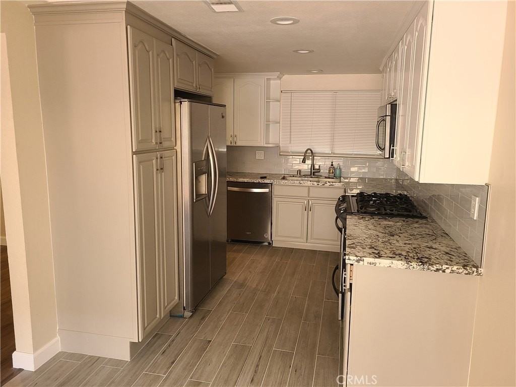 8465 Kington Way #15 - Photo 3 of 32