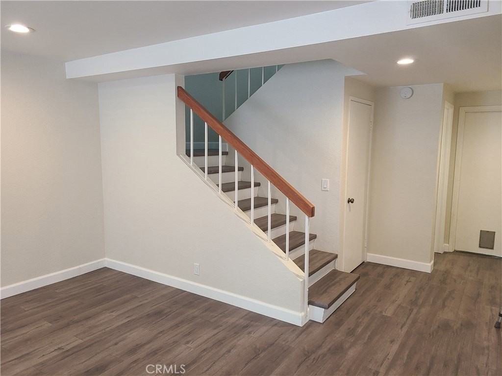 8465 Kington Way #15 - Photo 4 of 32