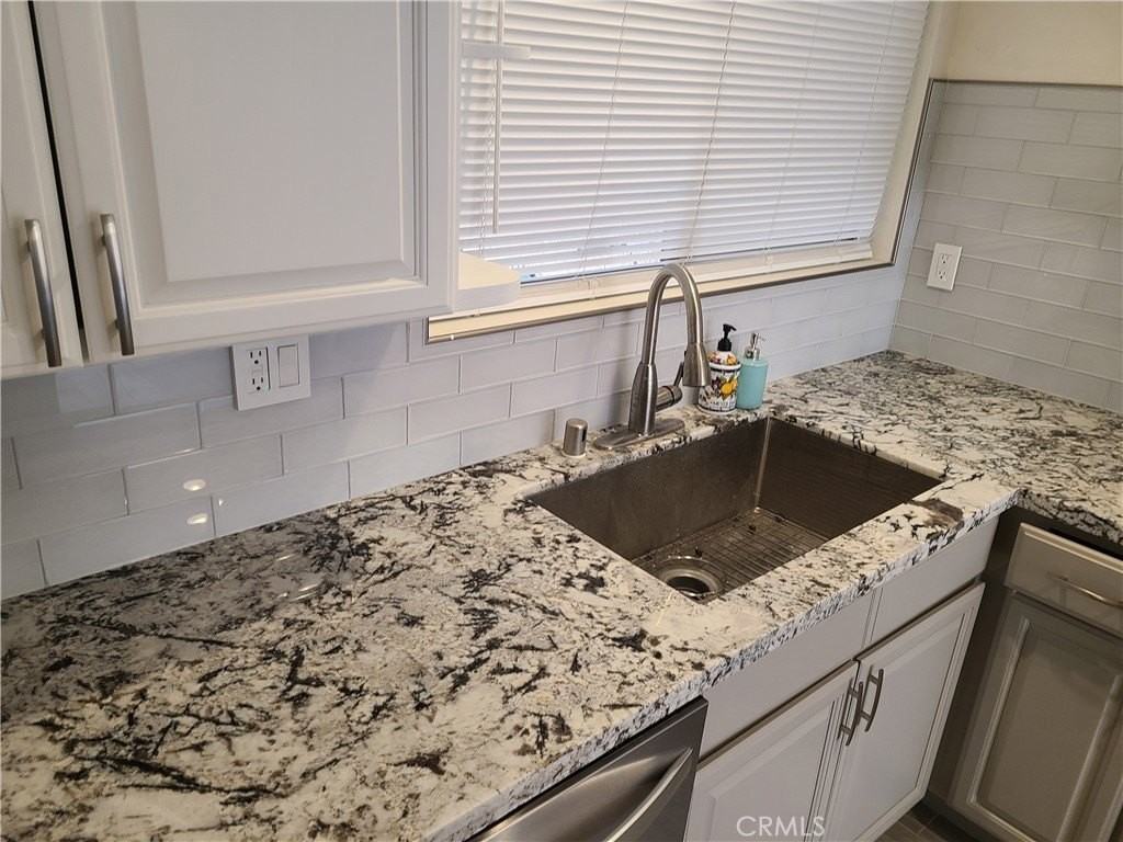 8465 Kington Way #15 - Photo 6 of 32