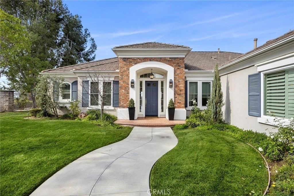 2309 Skyline Dr - Photo 4 of 50