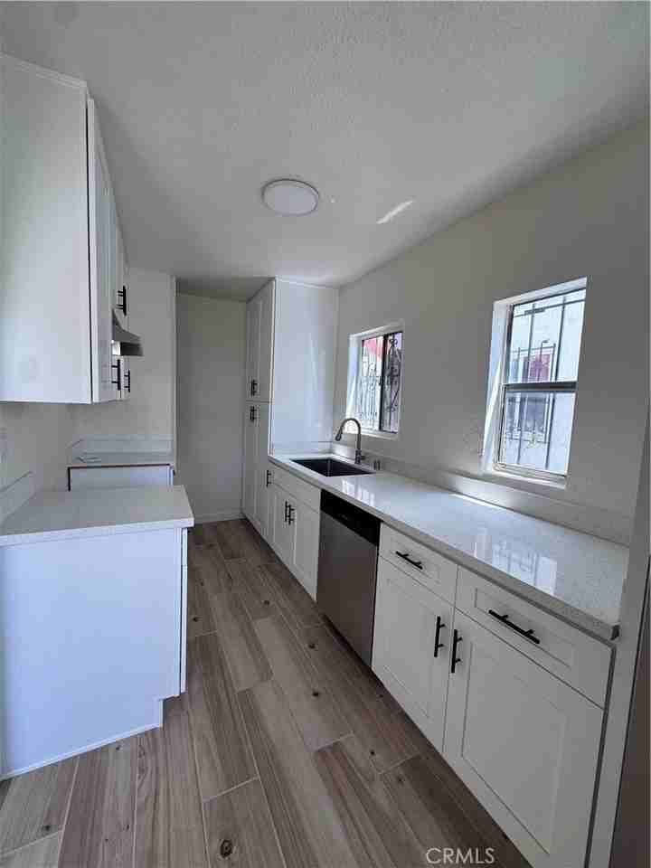 8220 Wall St - Photo 5 of 16