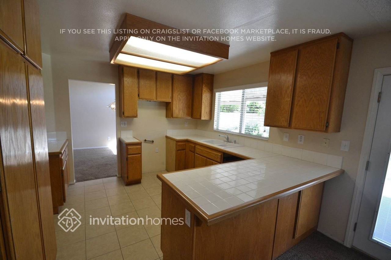 5740 Jesse Dr - Photo 3 of 10
