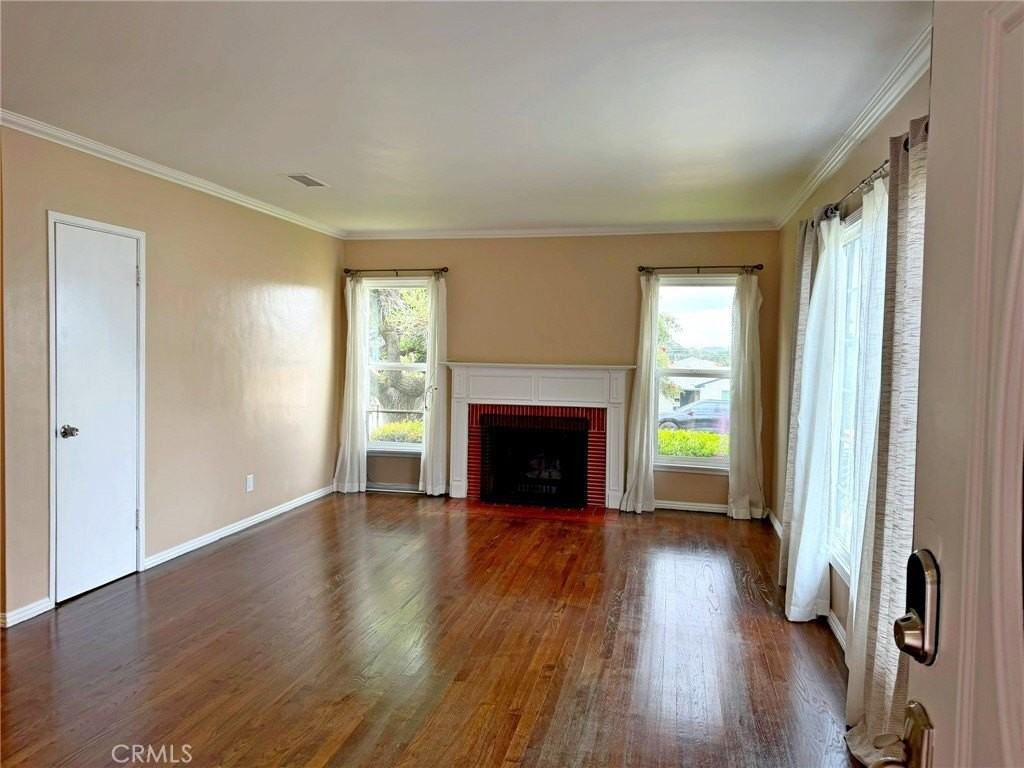 3082 Thurin Ave - Photo 5 of 35