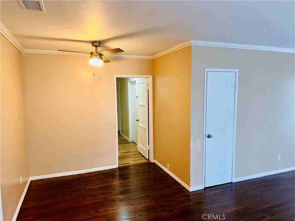 3082 Thurin Ave - Photo 7 of 35