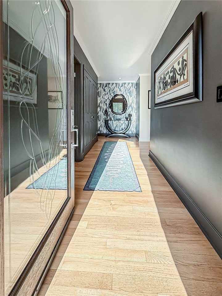 130 Dapplegray Rd - Photo 3 of 50