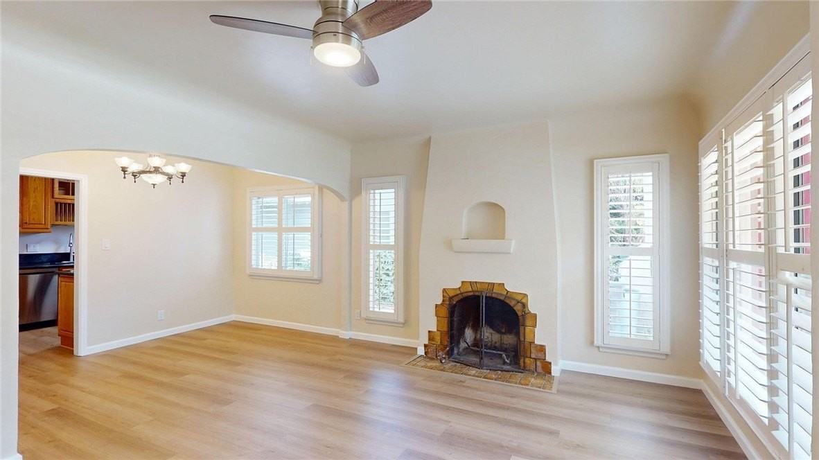 135 N Naomi St - Photo 5 of 45