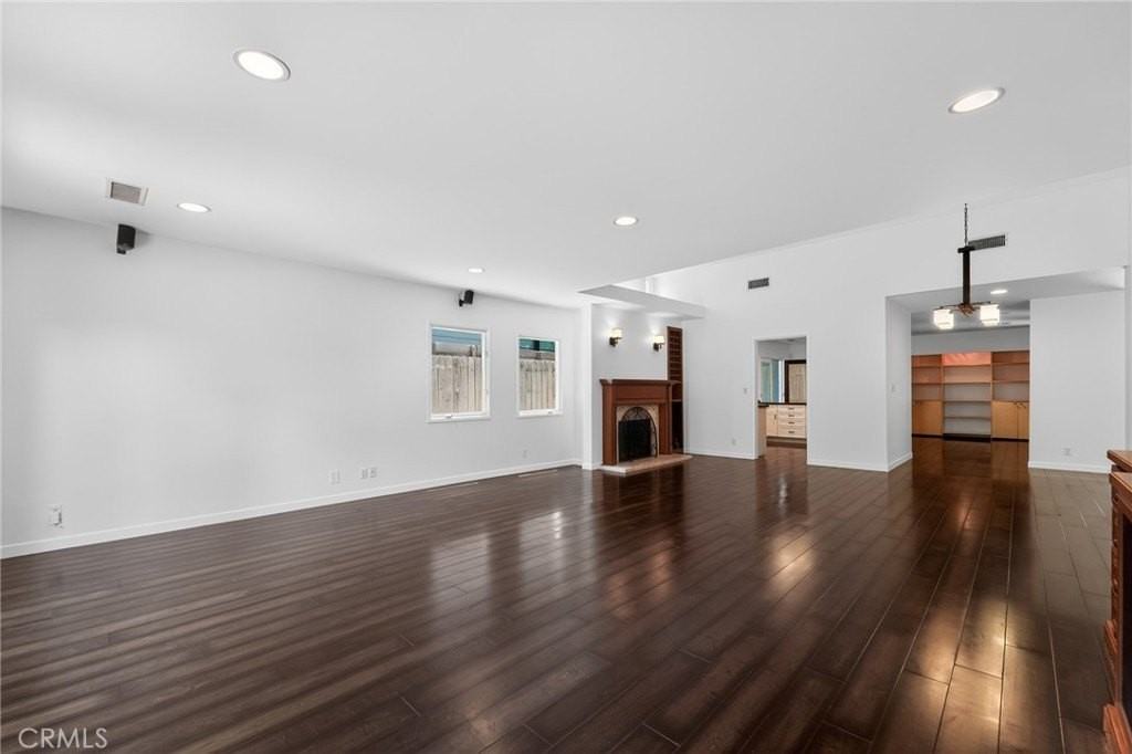 13047 Dickens St - Photo 7 of 30