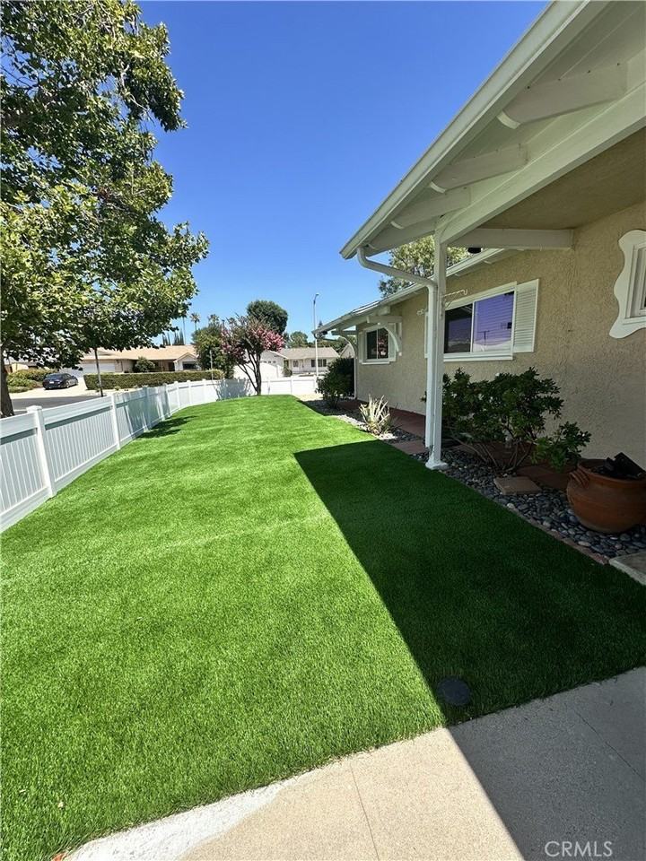 6683 Gross Ave - Photo 2 of 44