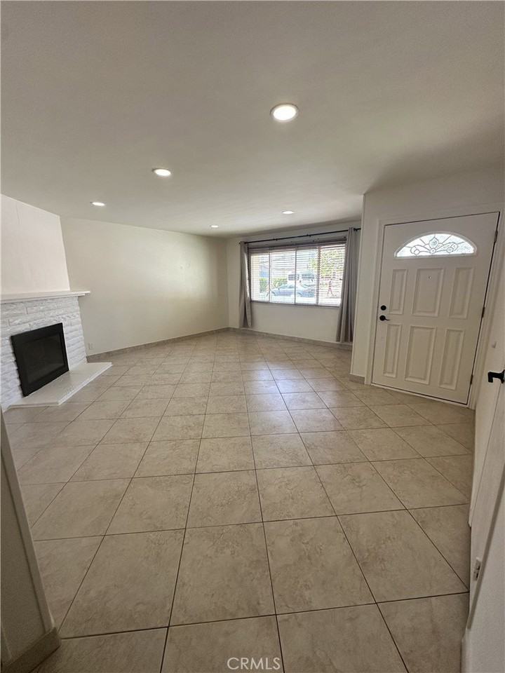 6683 Gross Ave - Photo 3 of 44