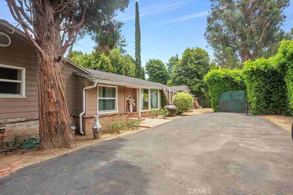 3442 Laurel Canyon Blvd - Photo 7 of 33