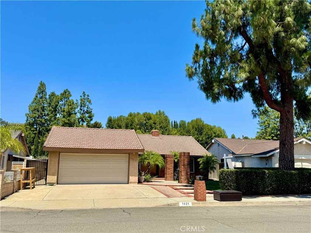 1421 Meadow Glen Rd