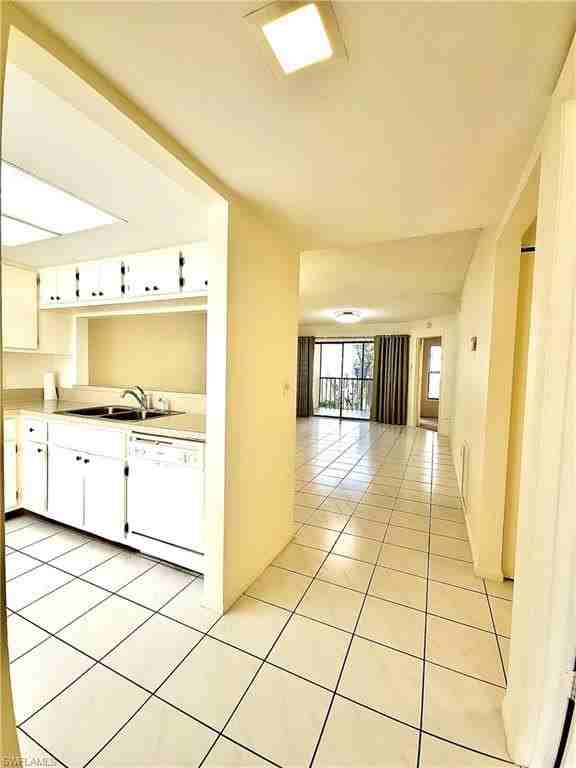 15075 Parkside Dr #102 - Photo 5 of 19