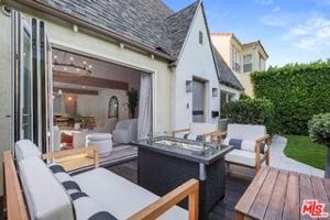 featured image of 1155 S Rimpau Blvd