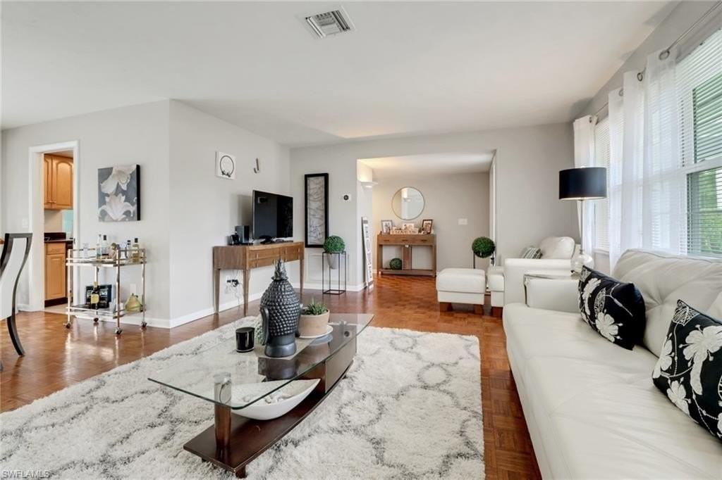 4556 Lakewood Blvd - Photo 4 of 13