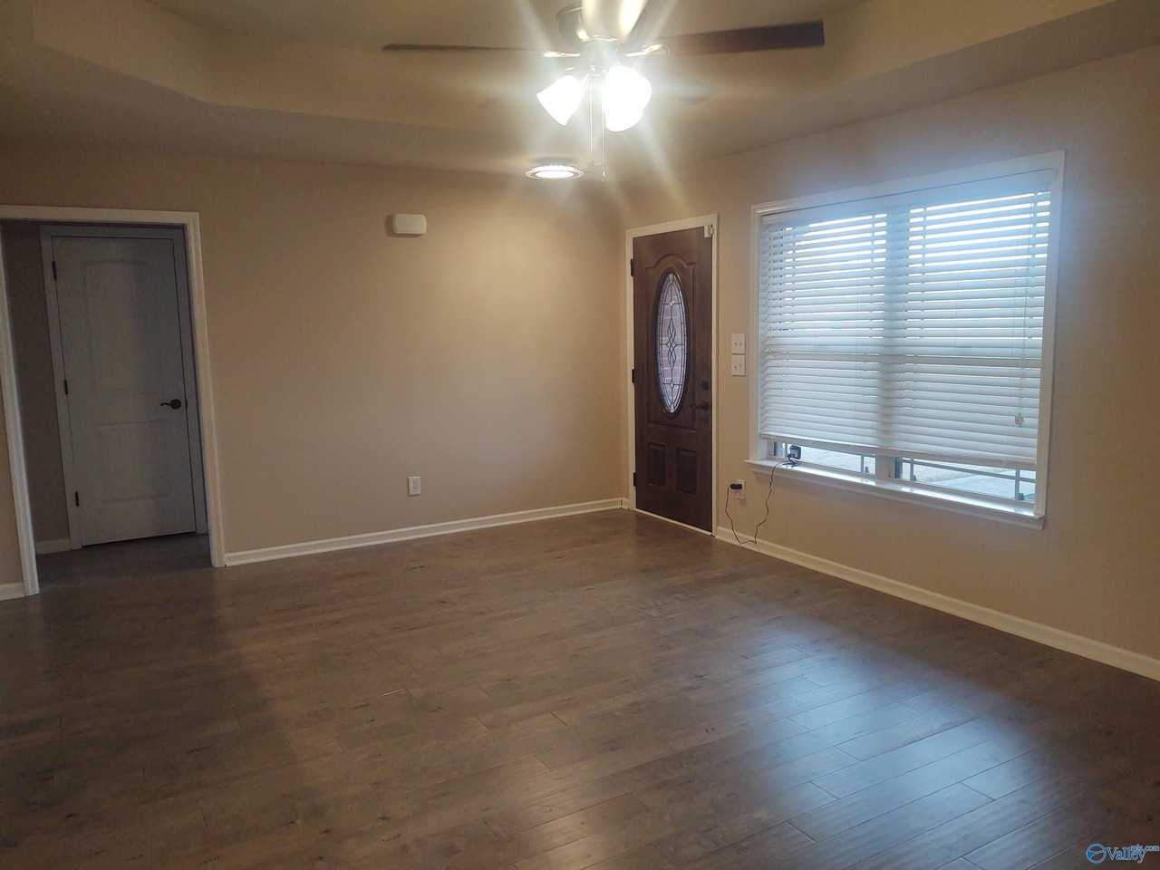 108 Hunter Way - Photo 4 of 27
