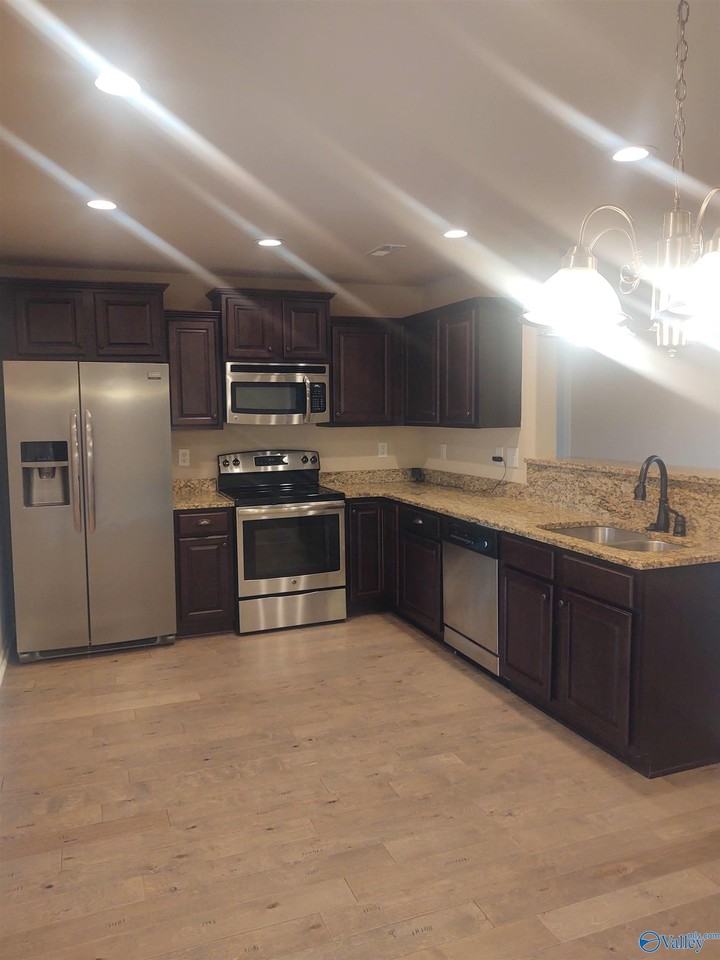 108 Hunter Way - Photo 6 of 27