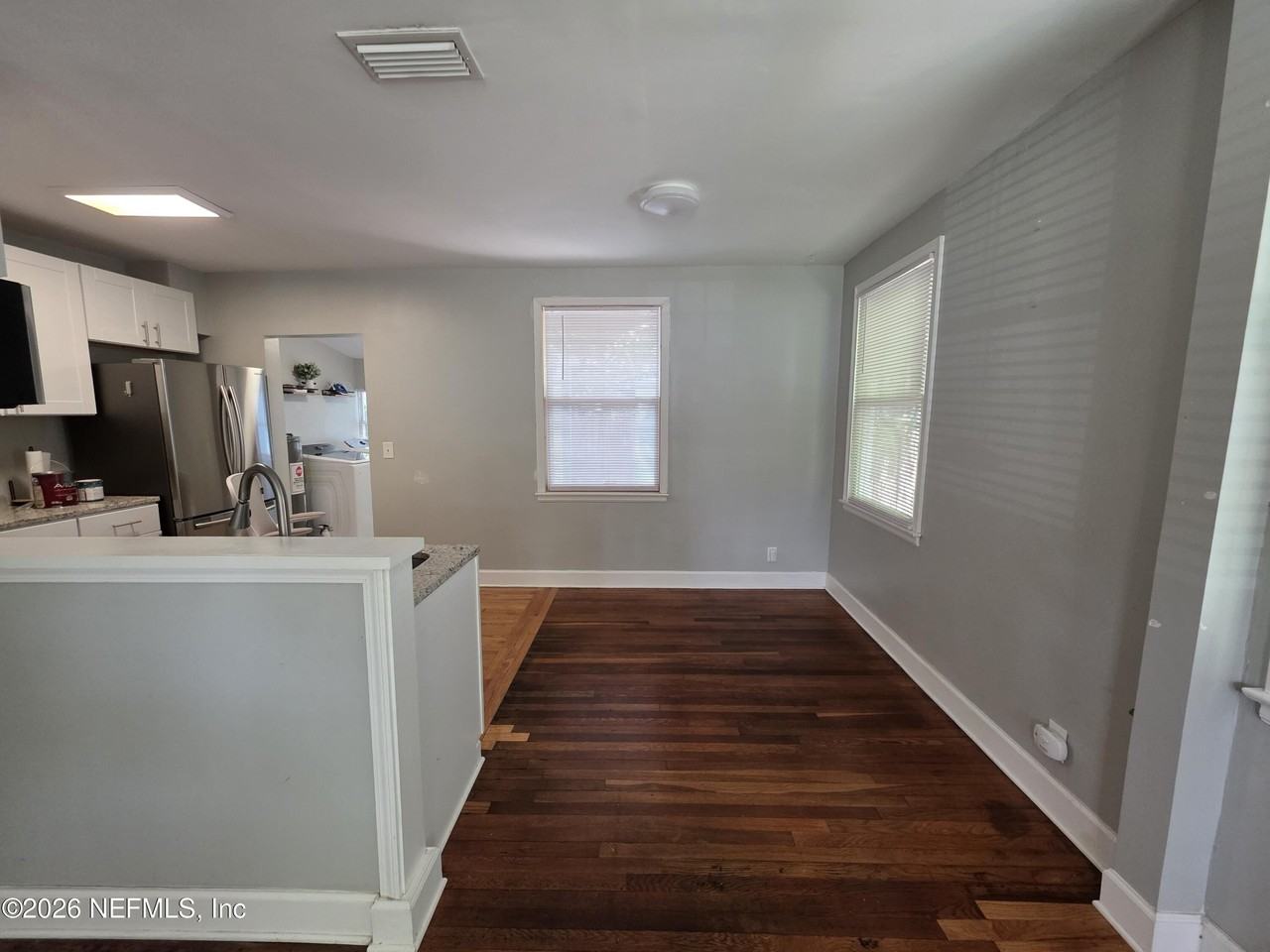 3353 Dellwood Ave - Photo 3 of 16