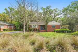 featured image of 4527 Peachtree Cir E