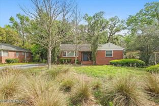4527 Peachtree Cir E - Photo 1 of 1