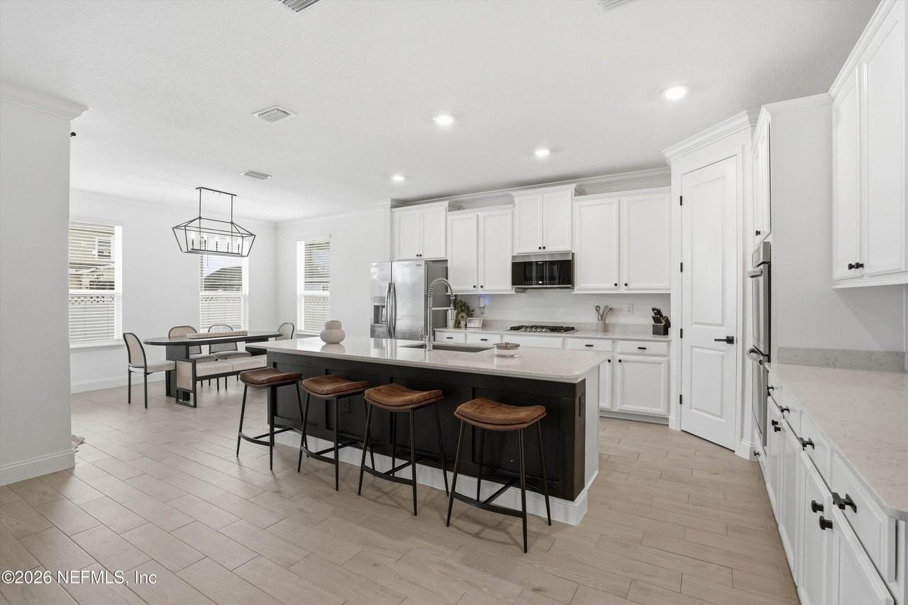 73 Oaklawn Ct - Photo 6 of 38