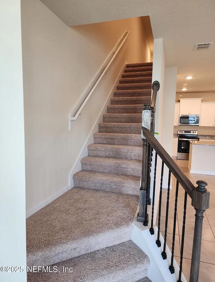 130 Pasadena Dr - Photo 4 of 18